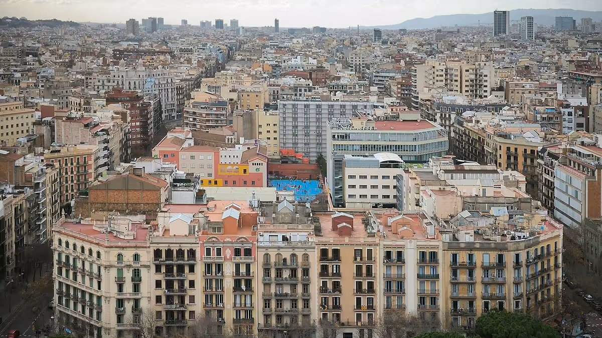 Barcelona: la tasa turística financiará la compra de locales