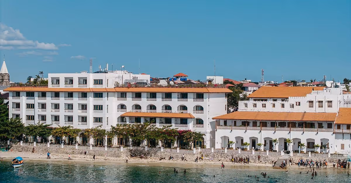 Imserso en Benidorm: la crisis que reduce los hoteles a 11